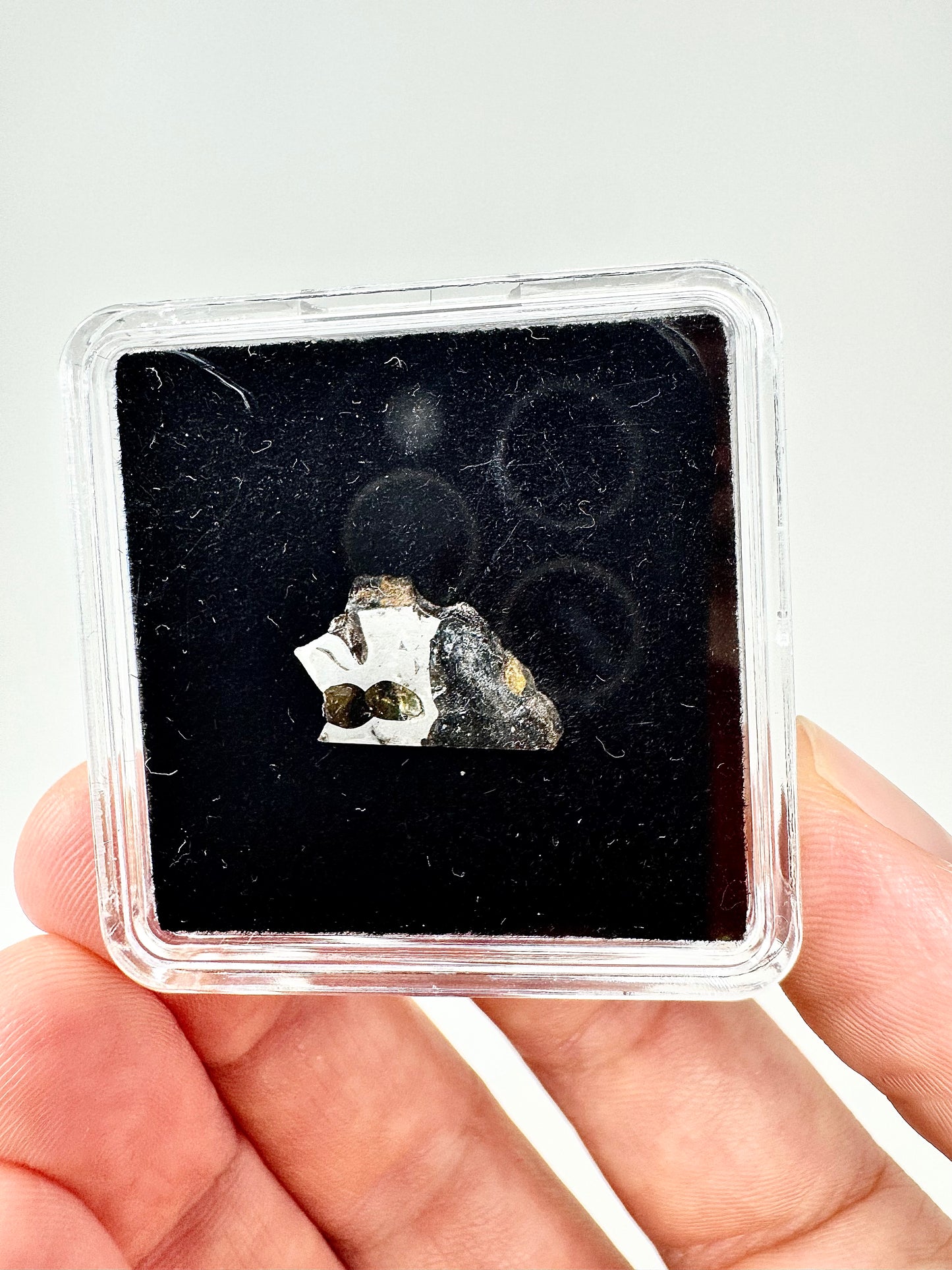 Brahin Pallasite Meteorite - 1.3g - From The Mantle/Core Of An Asteroid - Grade A Translucency