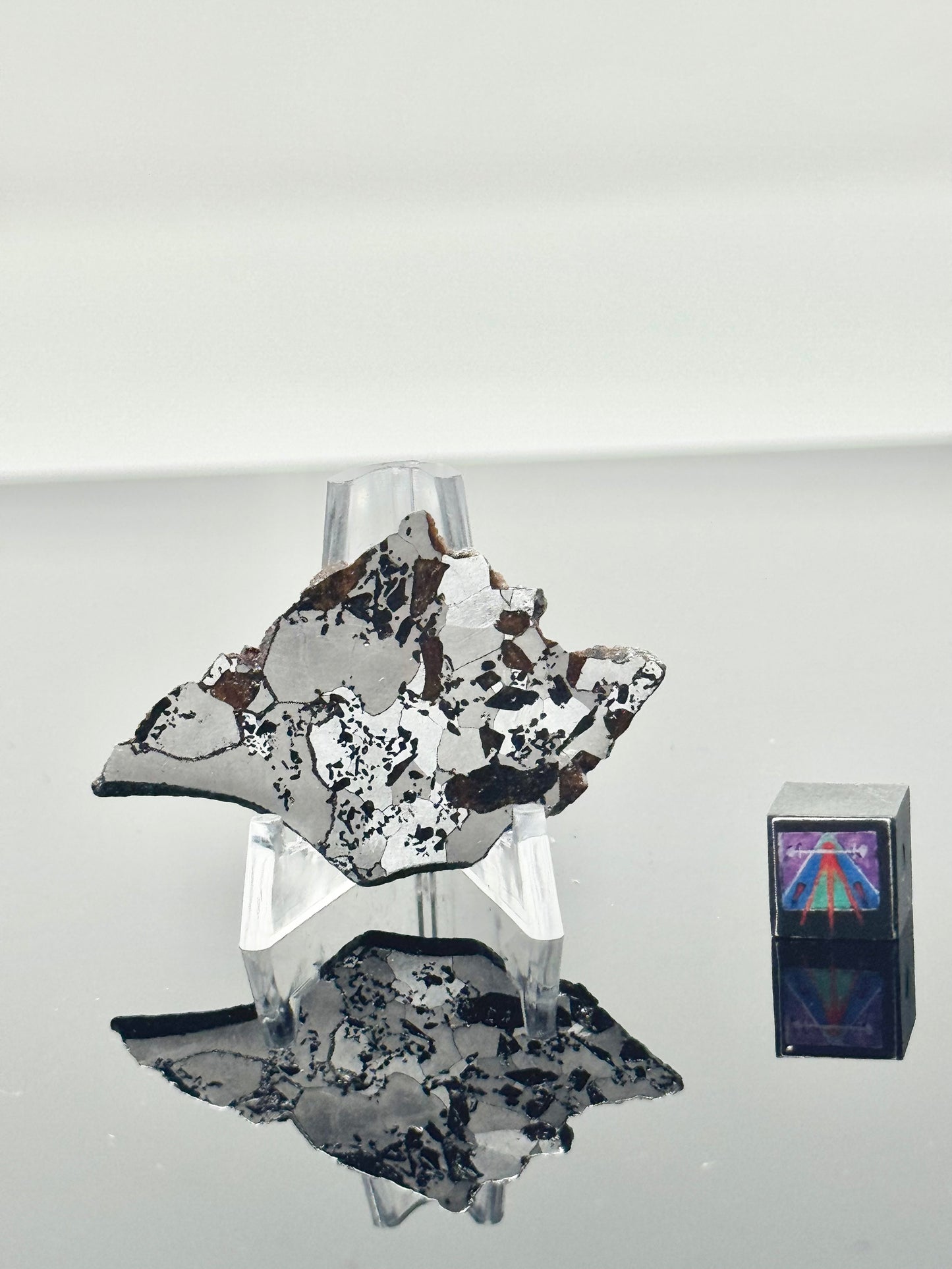 Hassi El Biod 002 Meteorite - Some Translucency On Outer Edge - 9.3g - A Rare, Ungrouped Olivine/Pyroxene Filled Pallasite!